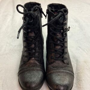 Steve Madden Combat Boot Lace up and Zipper Metallic Black Embellishments Y S3